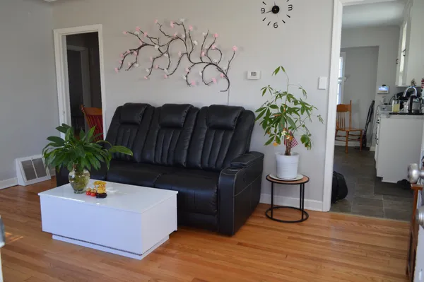 $265,000 | 3824 Vera Cruz Avenue North, Robbinsdale, MN 55422