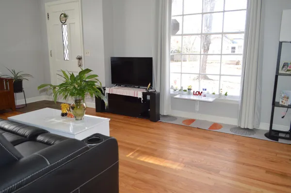 $265,000 | 3824 Vera Cruz Avenue North, Robbinsdale, MN 55422