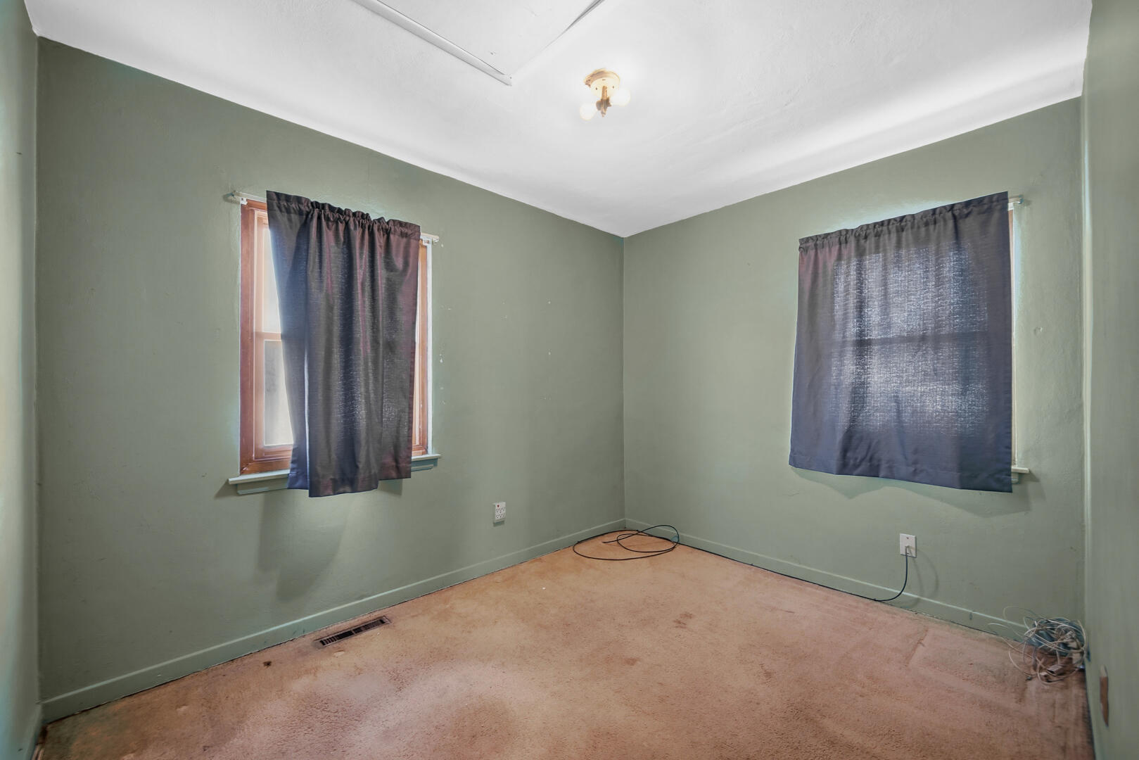 5405 Birch Avenue Hammond, IN 46320 - Photo 11 of 20 an empty room with windows