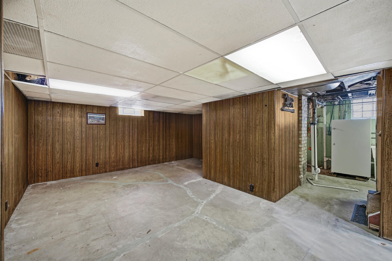 5405 Birch Avenue Hammond, IN 46320 - Photo 14 of 20 a view of entryway