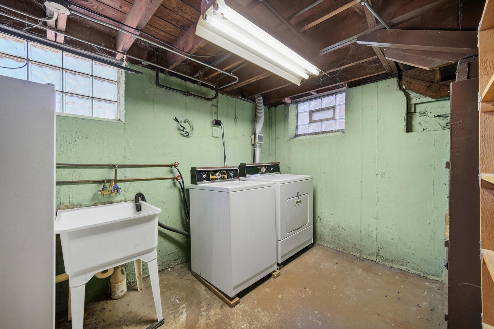 5405 Birch Avenue Hammond, IN 46320 - Photo 15 of 20 a utility room with dryer and washer