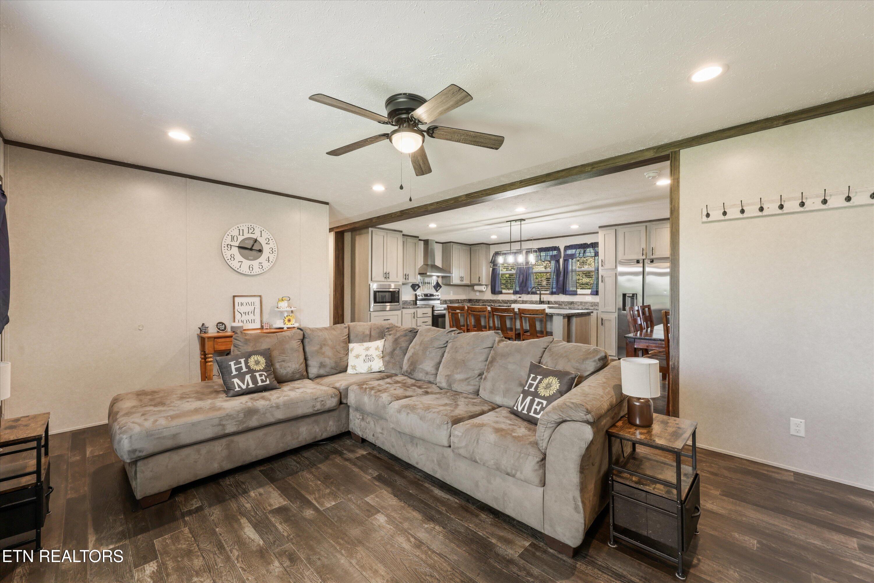 158 Frankfort Road Lancing, TN 37770 - Photo 6 of 46 10-158 Frankfort Rd21
