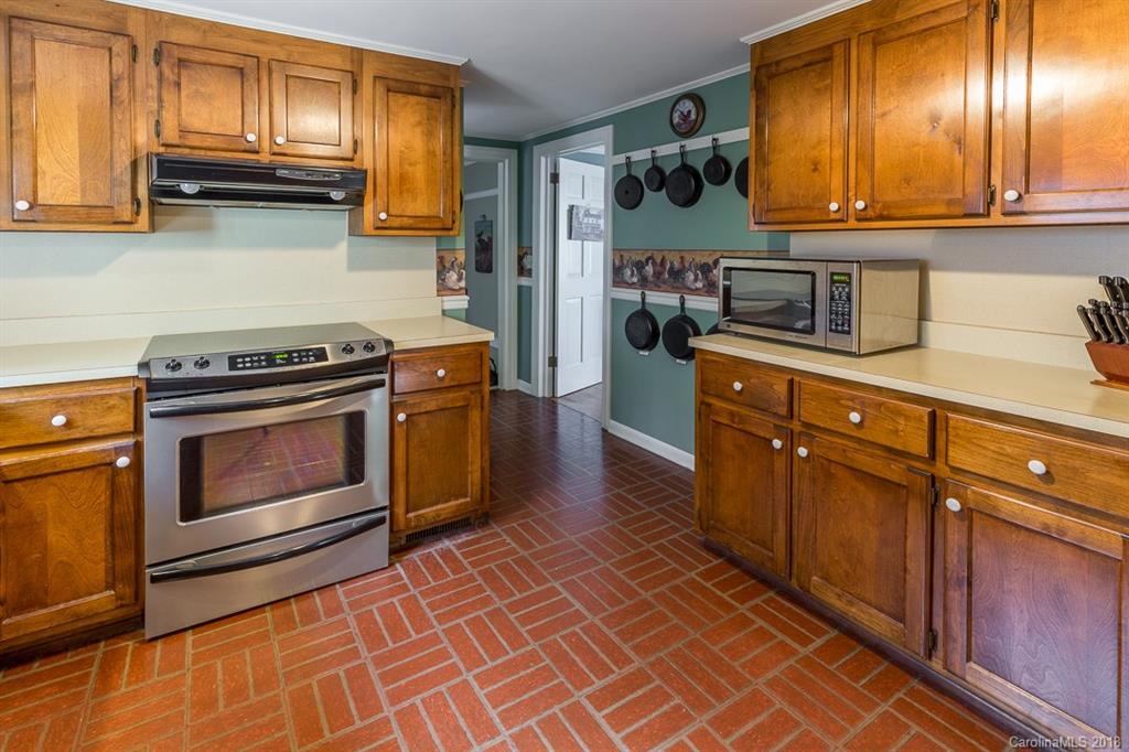 303 Chambers Road Waynesville, NC 28786 - Photo 14 of 24