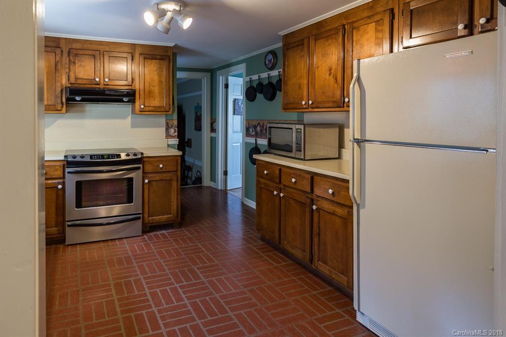 303 Chambers Road Waynesville, NC 28786 - Photo 15 of 24