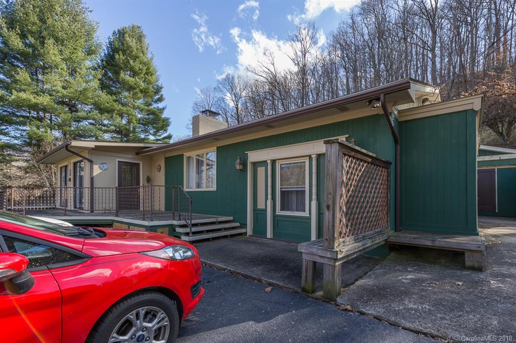 303 Chambers Road Waynesville, NC 28786 - Photo 3 of 24