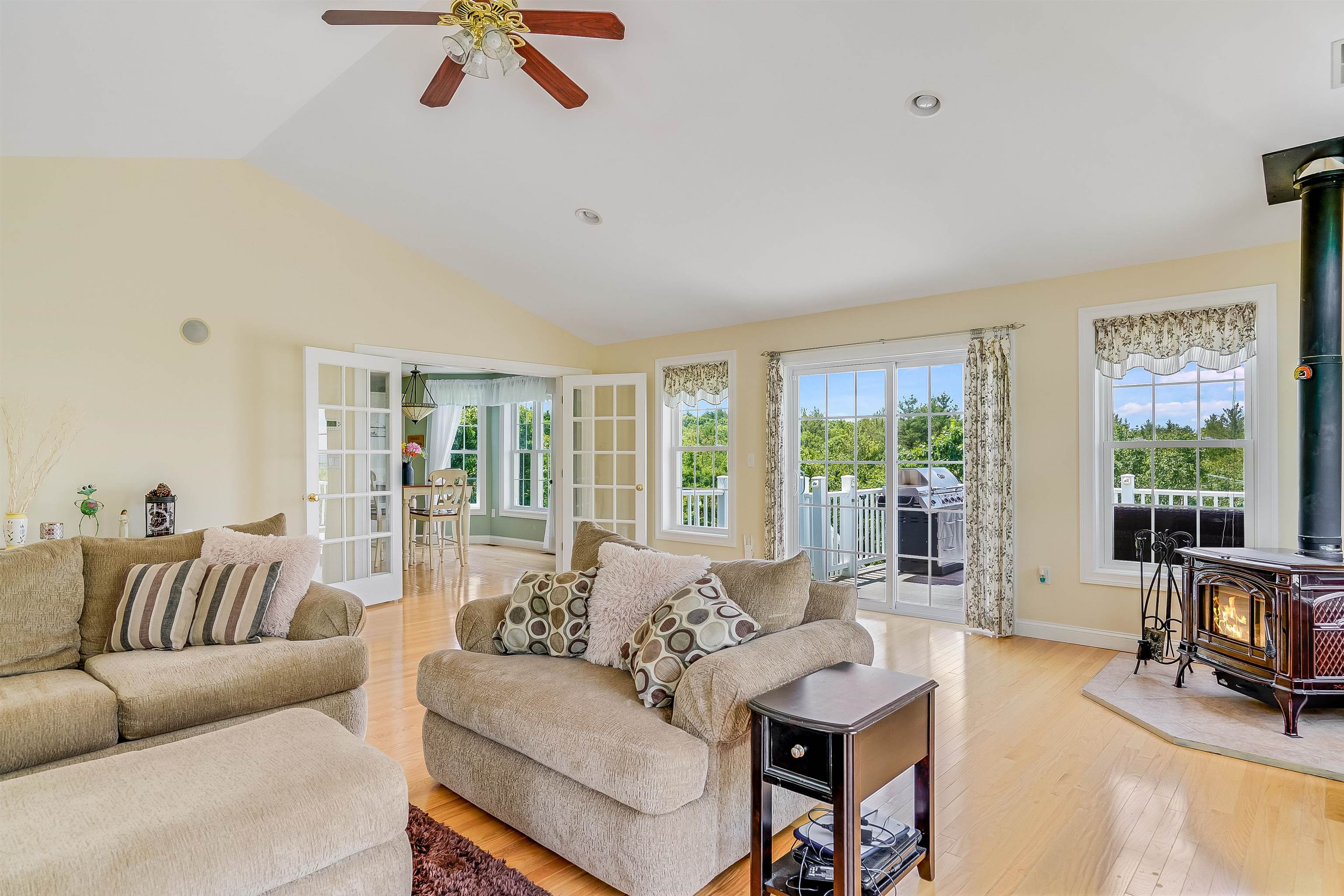 87 Roosevelt Road Weare, NH 03281 - Photo 12 of 40 Gallery Image 12
