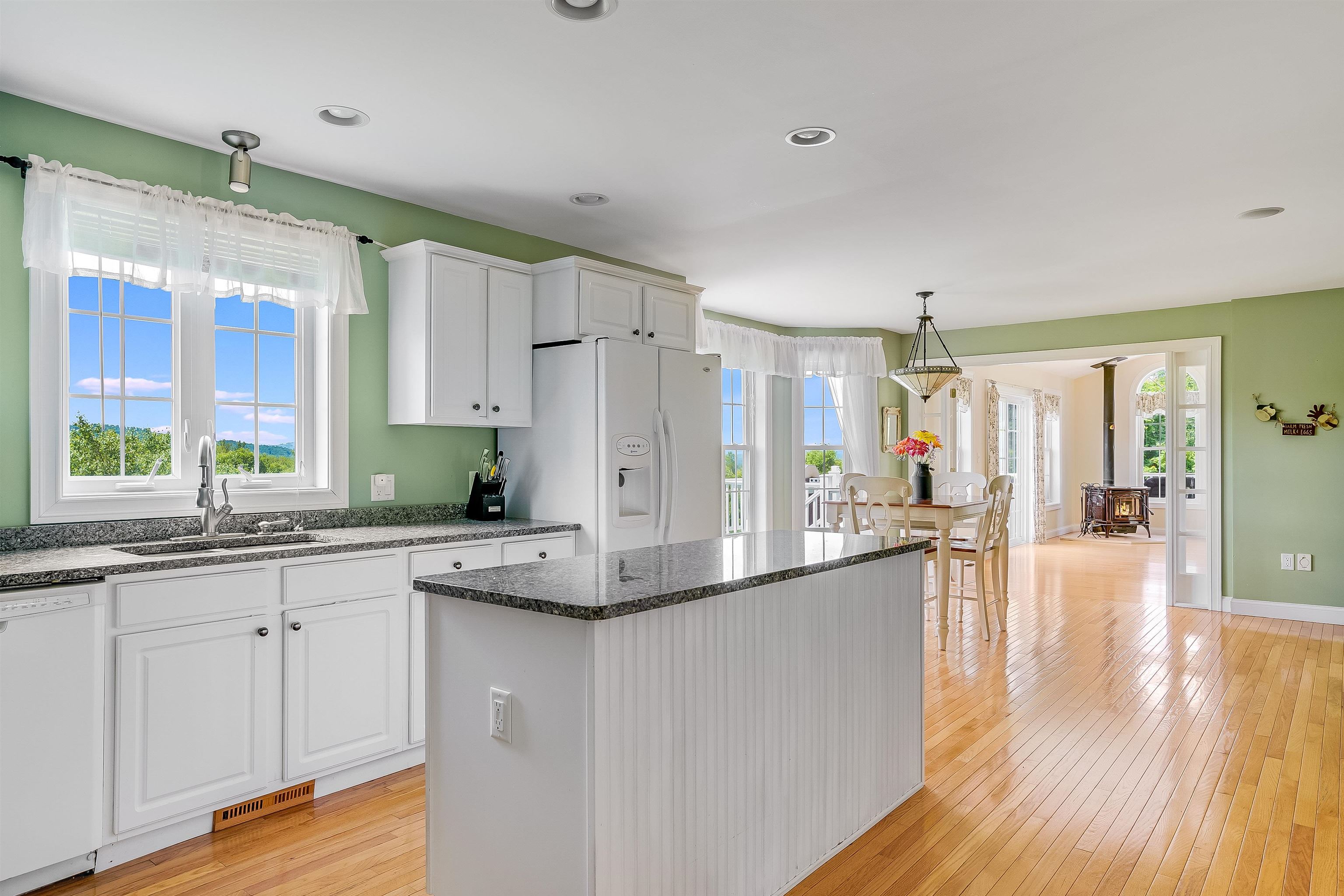 87 Roosevelt Road Weare, NH 03281 - Photo 9 of 40 Gallery Image 9