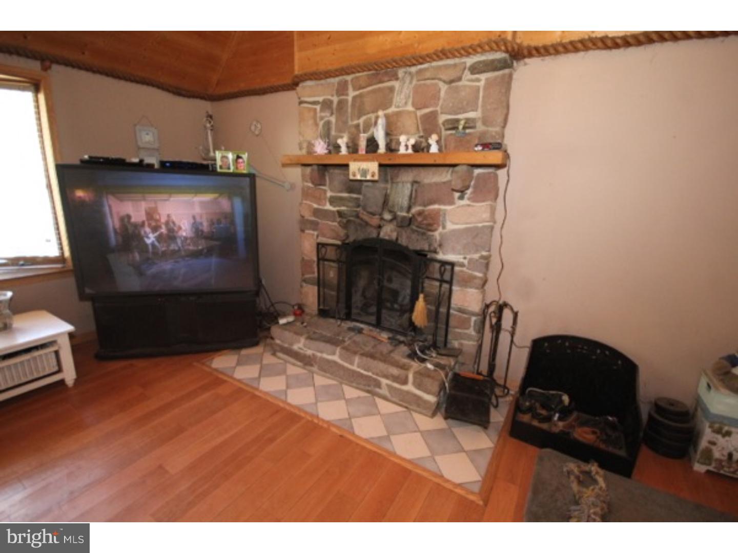 309 Stone Road Laurel Springs, NJ 08021 - Photo 5 of 25