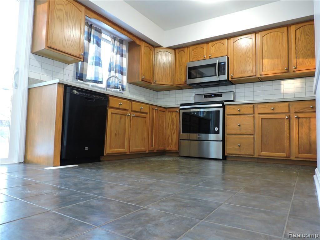338 East Rising Street Davison, MI 48423 - Photo 7 of 32 DSCN6278.JPG