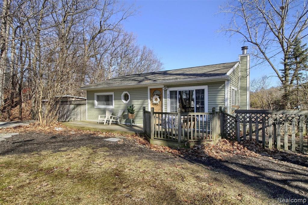 240 Kingston Road Leonard, MI 48367 - Photo 4 of 27