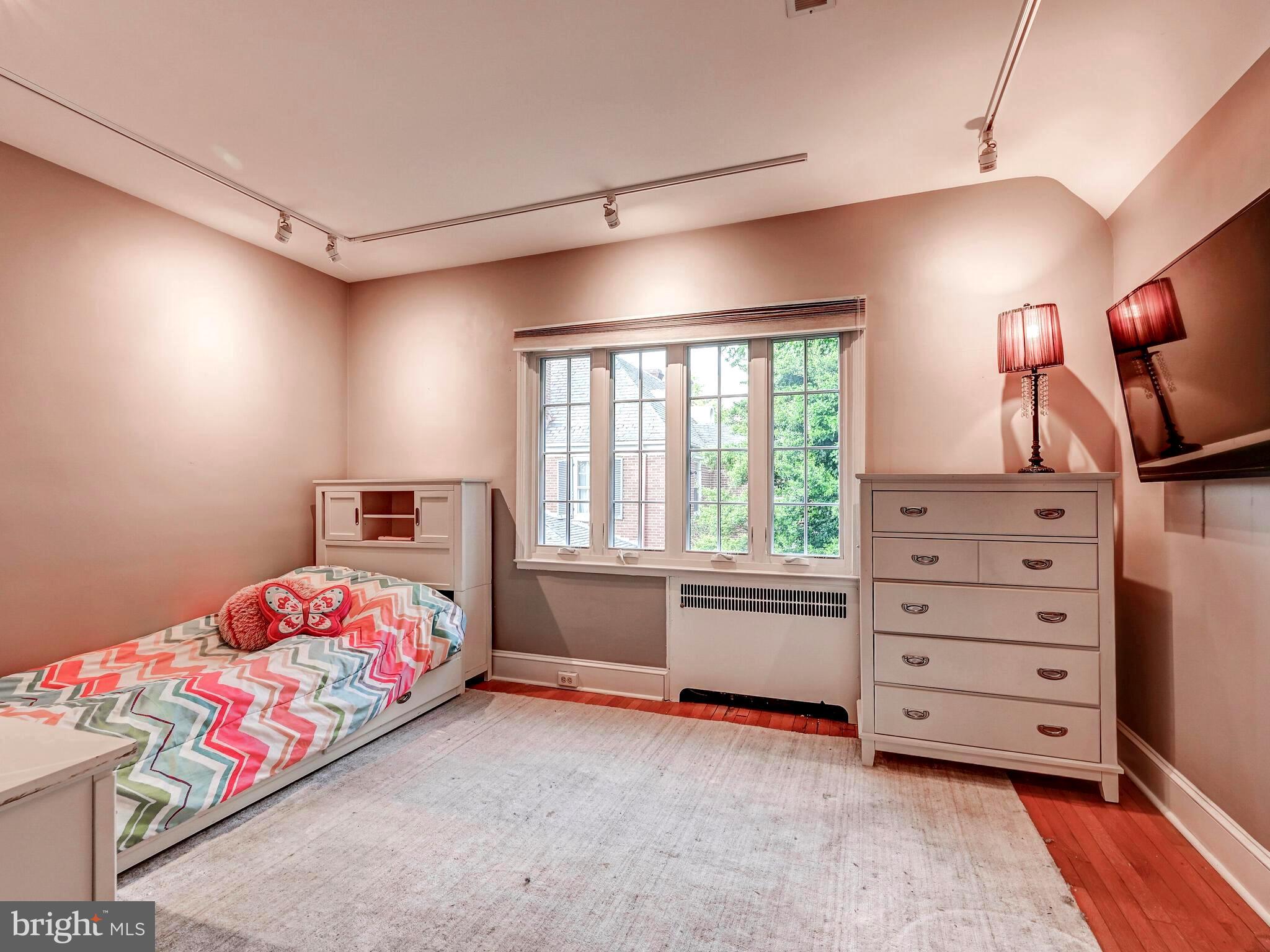 319 St Dunstans Road Baltimore, MD 21212 - Photo 38 of 44