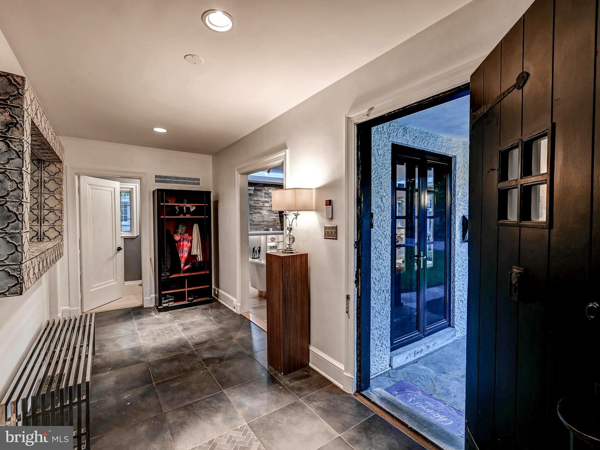 319 St Dunstans Road Baltimore, MD 21212 - Photo 9 of 44