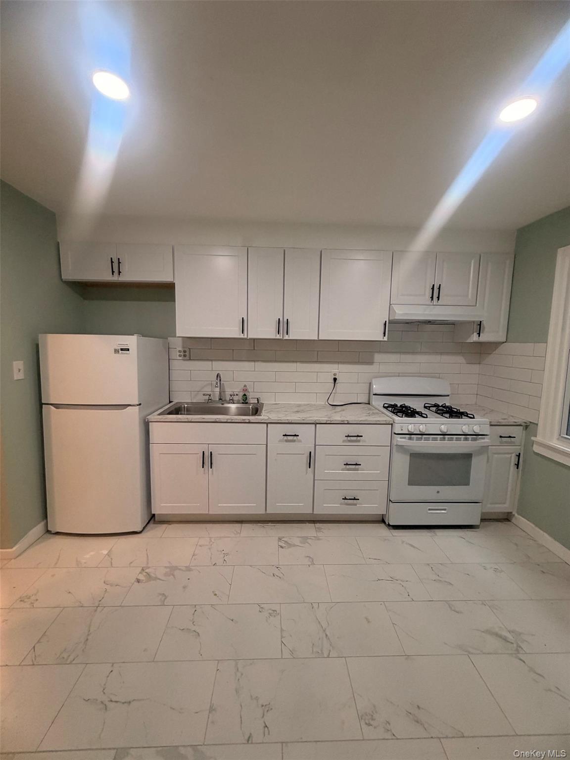 188-61 85th Road Queens, NY 11423 - Photo 5 of 10 Gallery Image 5