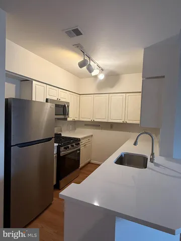 $2,200 | 12919 Alton Square, Unit 411, Herndon, VA 20170