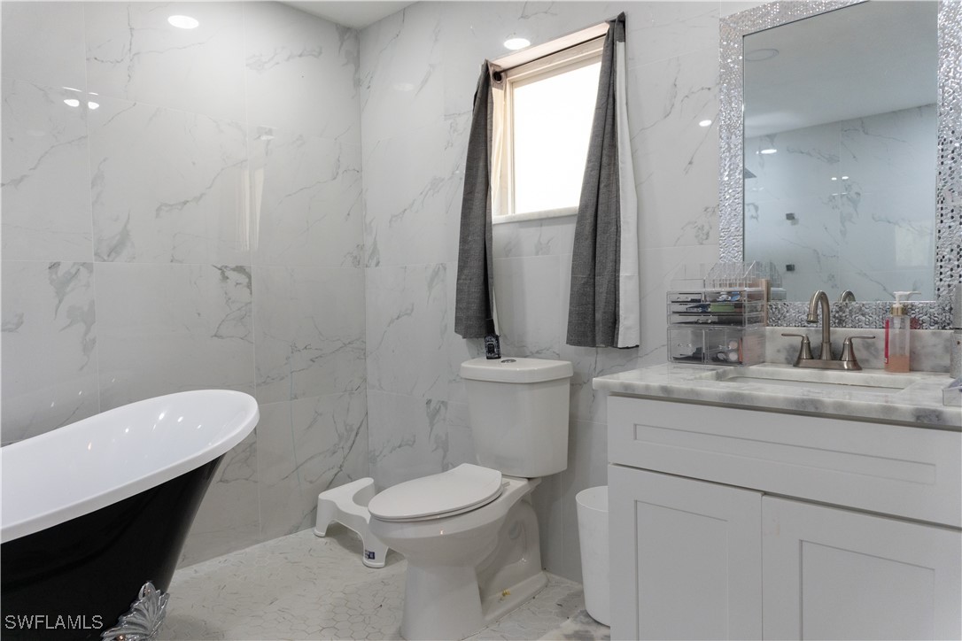 3388 East Riverside Drive Fort Myers, FL 33916 - Photo 17 of 45