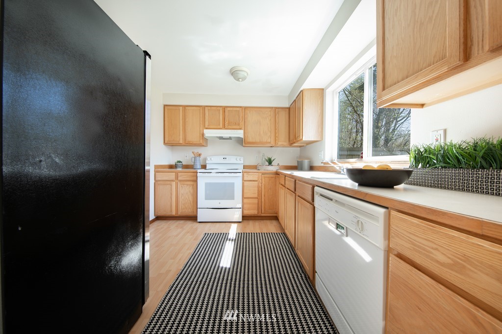 4022 204th Street Southeast, Unit A&B Bothell, WA 98012 - Photo 11 of 27 Gallery Image 11