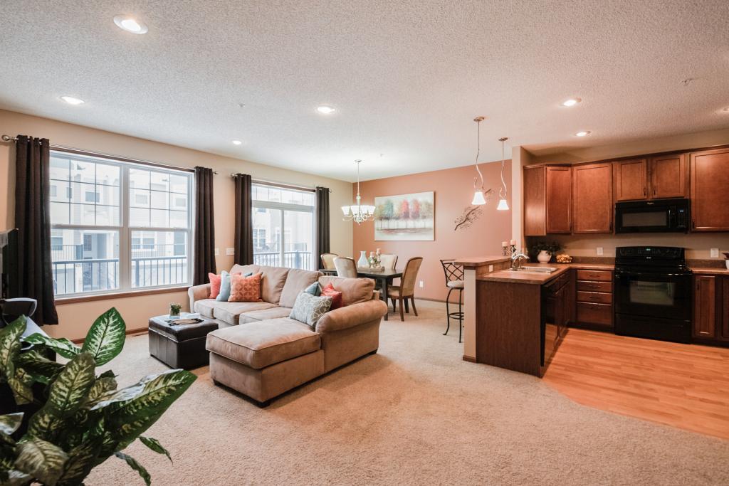 15621 Echo Ridge Road, Unit 909 Apple Valley, MN 55124 - Photo 1 of 23 Gallery Image 1