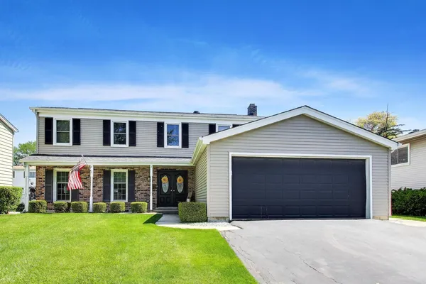 $550,000 | 401 Collen Drive, Lombard, IL 60148