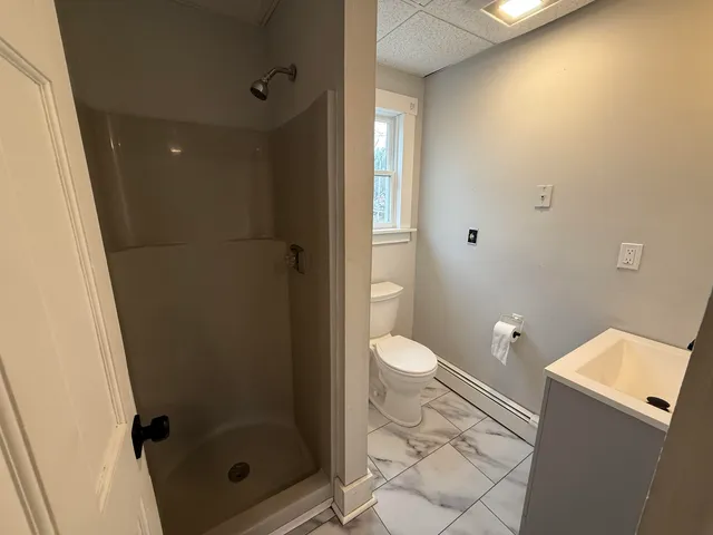 $1,350 | 11 Pearl Lane, Unit 2, Farmington, NH 03835