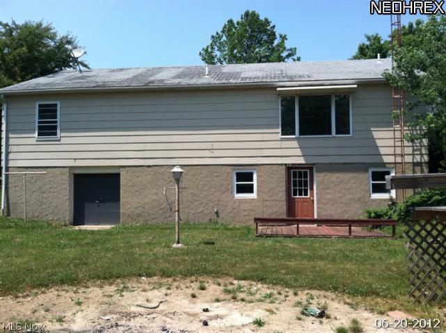 237 South Ridge Road East Conneaut, OH 44030 - Photo 4 of 14 rear