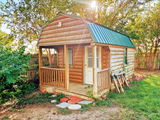 a view of an outdoor space