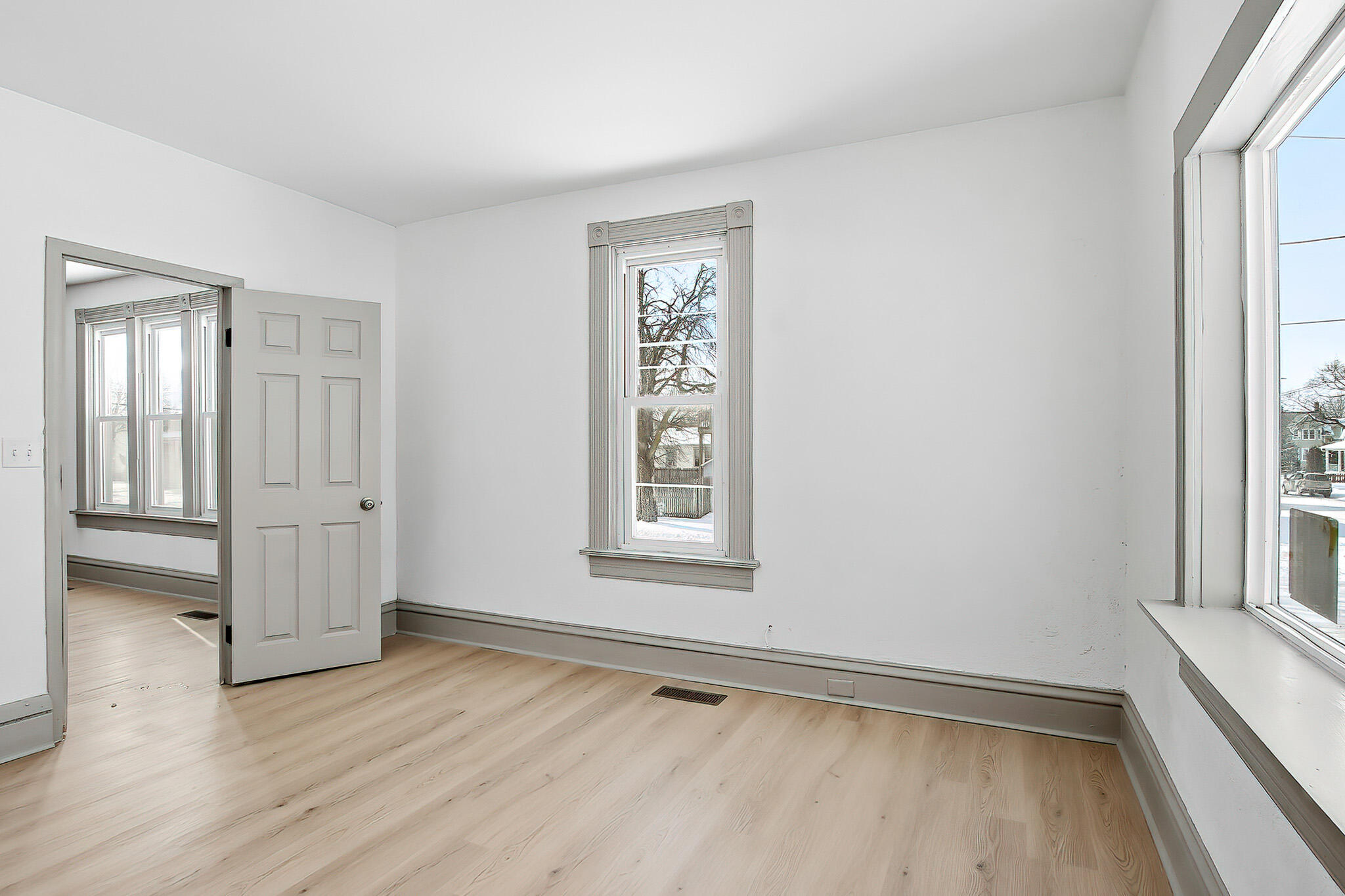 1929 53rd Street Kenosha, WI 53140 - Photo 6 of 28 1929 53rd-LR1-1