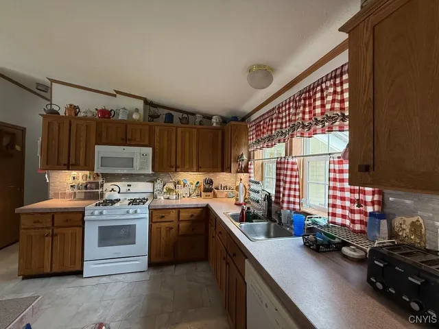 $424,900 | 2645 County Rte 15, Sandy Creek, NY 13145