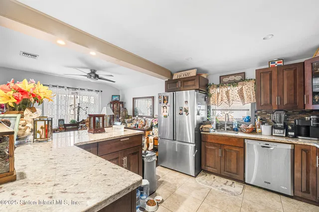 $999,999 | 181 Mosely Avenue | Annadale