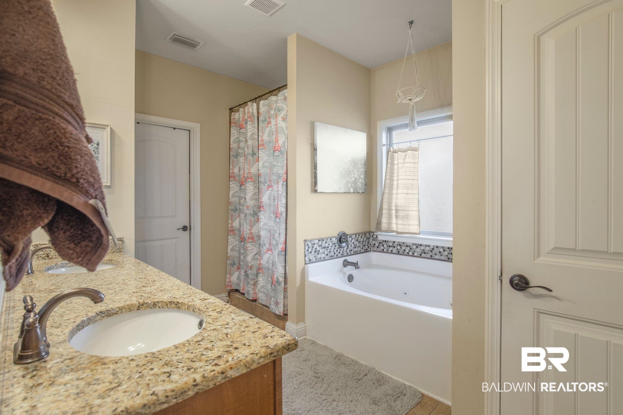 9792 Camberwell Drive Daphne, AL 36526 - Photo 18 of 29 Primary Bathroom