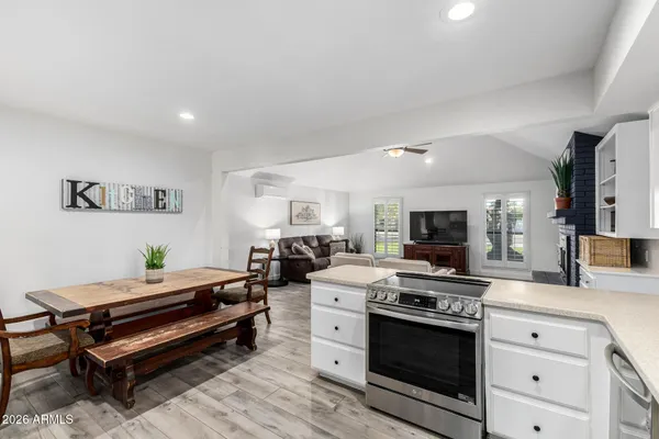 $1,075,000 | 1318 East La Vieve Lane, Tempe, AZ 85284