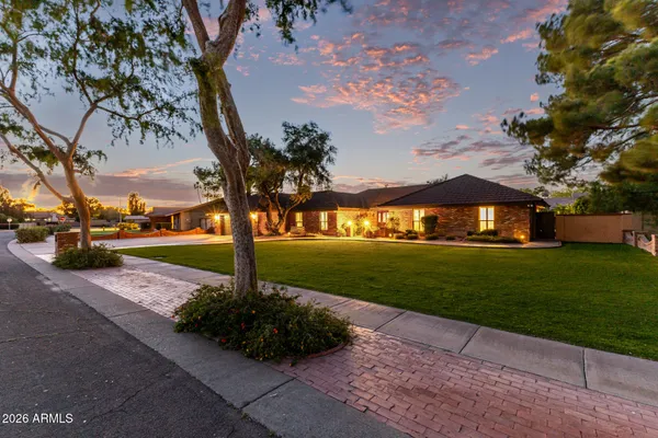 $1,075,000 | 1318 East La Vieve Lane, Tempe, AZ 85284