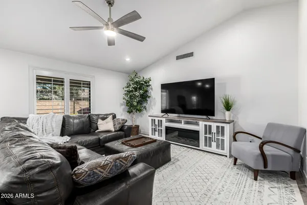 $1,075,000 | 1318 East La Vieve Lane, Tempe, AZ 85284