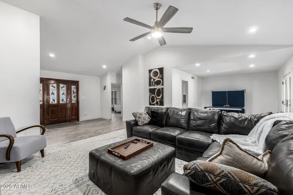 $1,075,000 | 1318 East La Vieve Lane, Tempe, AZ 85284