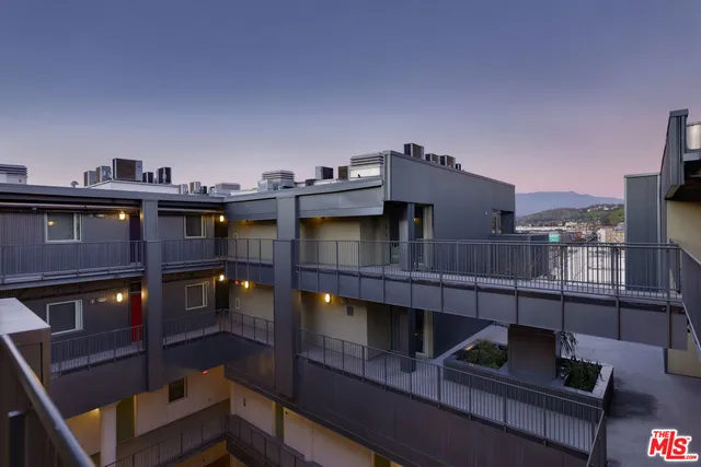 $2,800 | 200 North San Fernando Road, Unit 208, Los Angeles, CA 90031