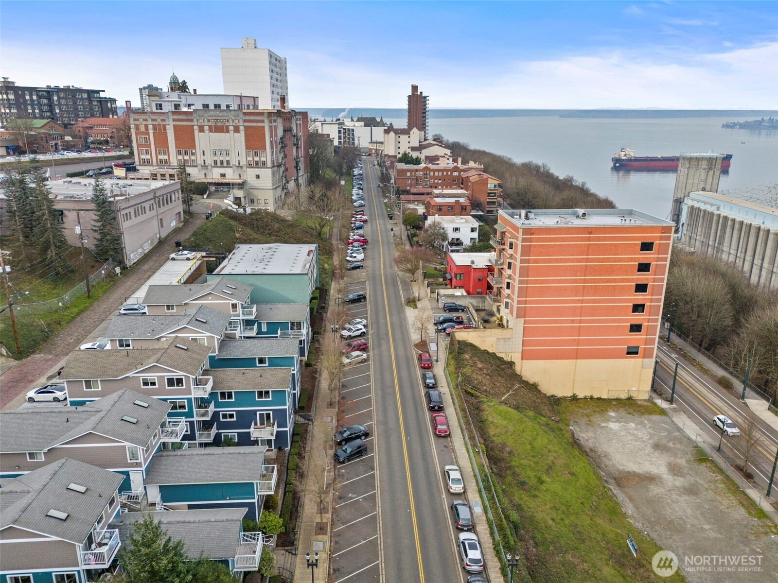 218 Broadway, Unit 5 Tacoma, WA 98402 - Photo 28 of 32 a city view