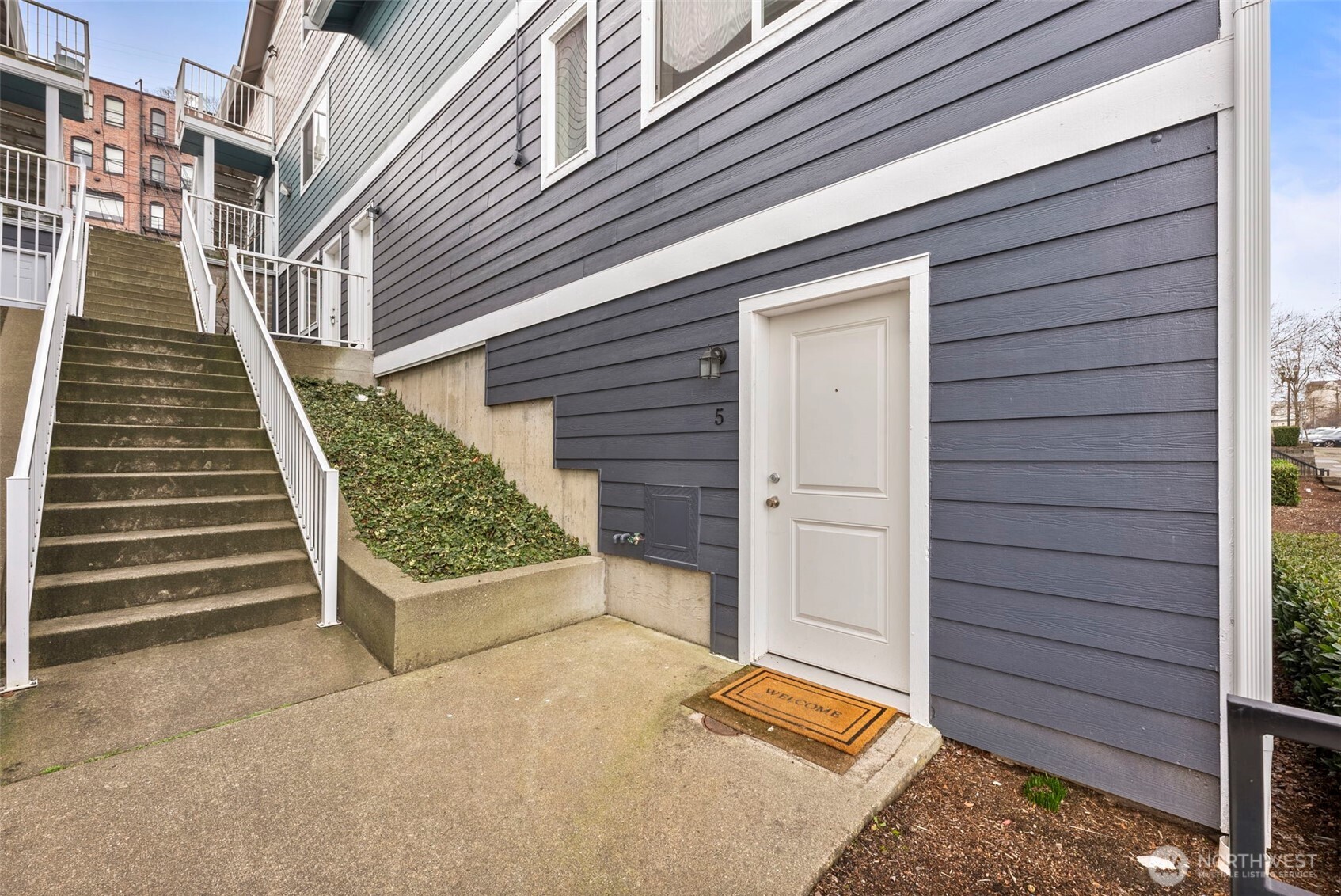 218 Broadway, Unit 5 Tacoma, WA 98402 - Photo 32 of 32 a view of front door