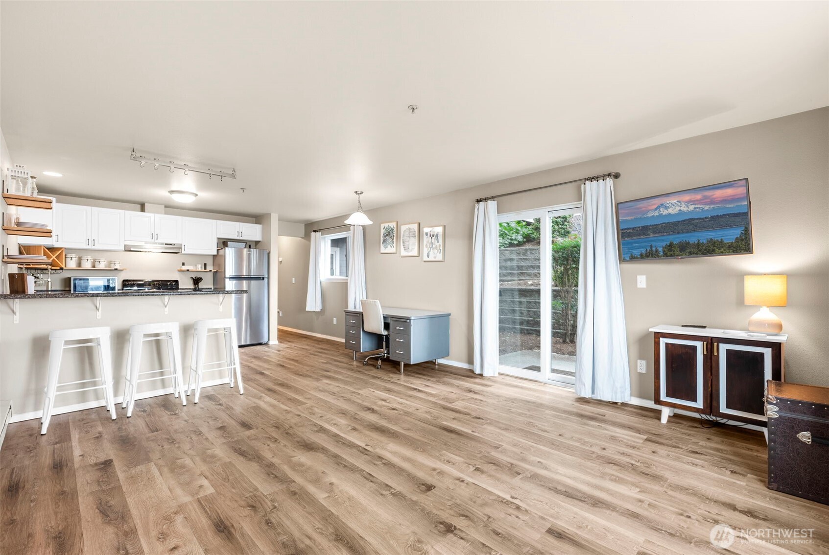 218 Broadway, Unit 5 Tacoma, WA 98402 - Photo 4 of 32