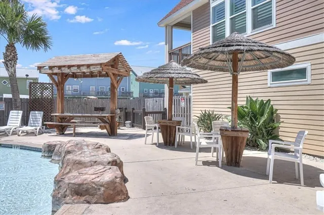 $500,000 | 1813 South 11th St Port, Unit 202, Port Aransas, TX 78373