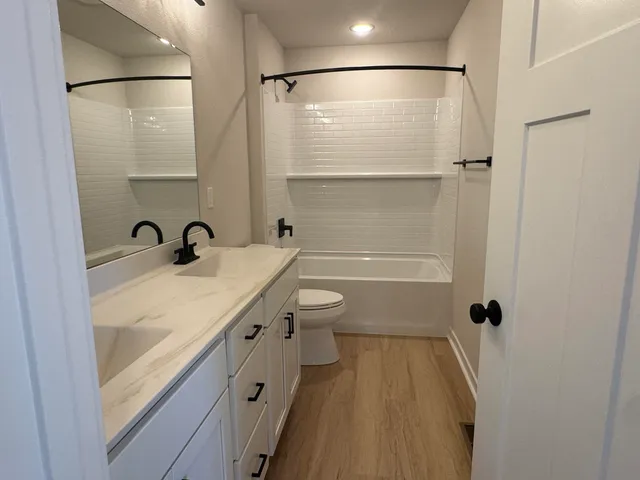 $593,916 | 1072 5th Avenue, Union Grove, WI 53182