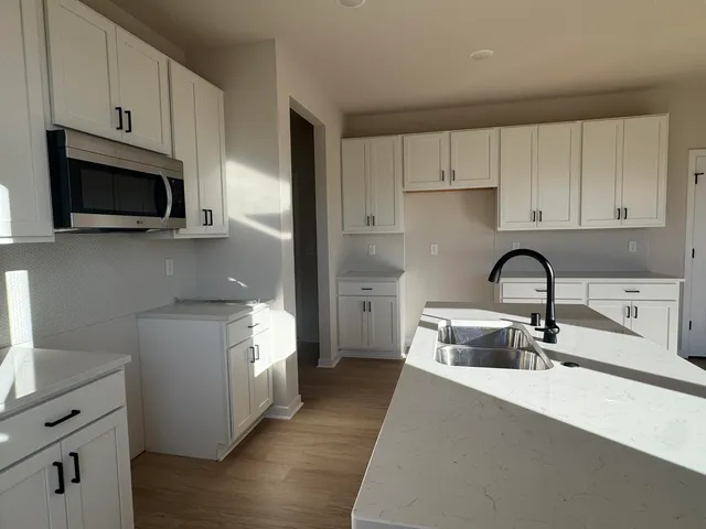 $593,916 | 1072 5th Avenue, Union Grove, WI 53182