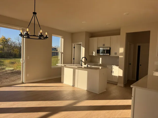 $593,916 | 1072 5th Avenue, Union Grove, WI 53182