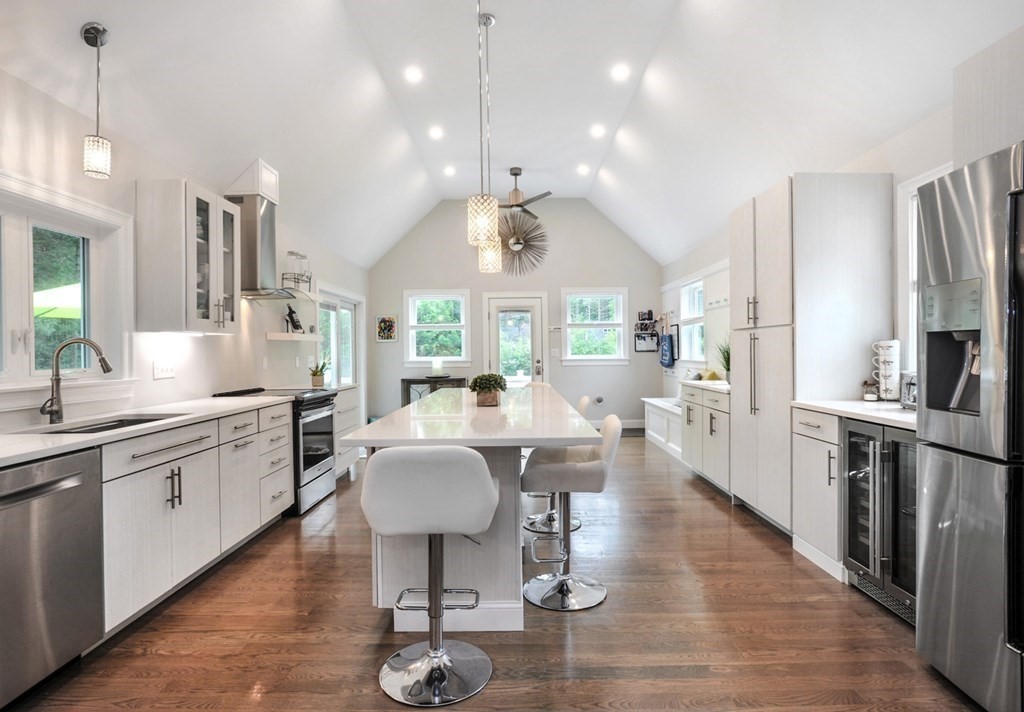 22 Bradford Road Hanover, MA 02339 - Photo 8 of 34 Gallery Image 8