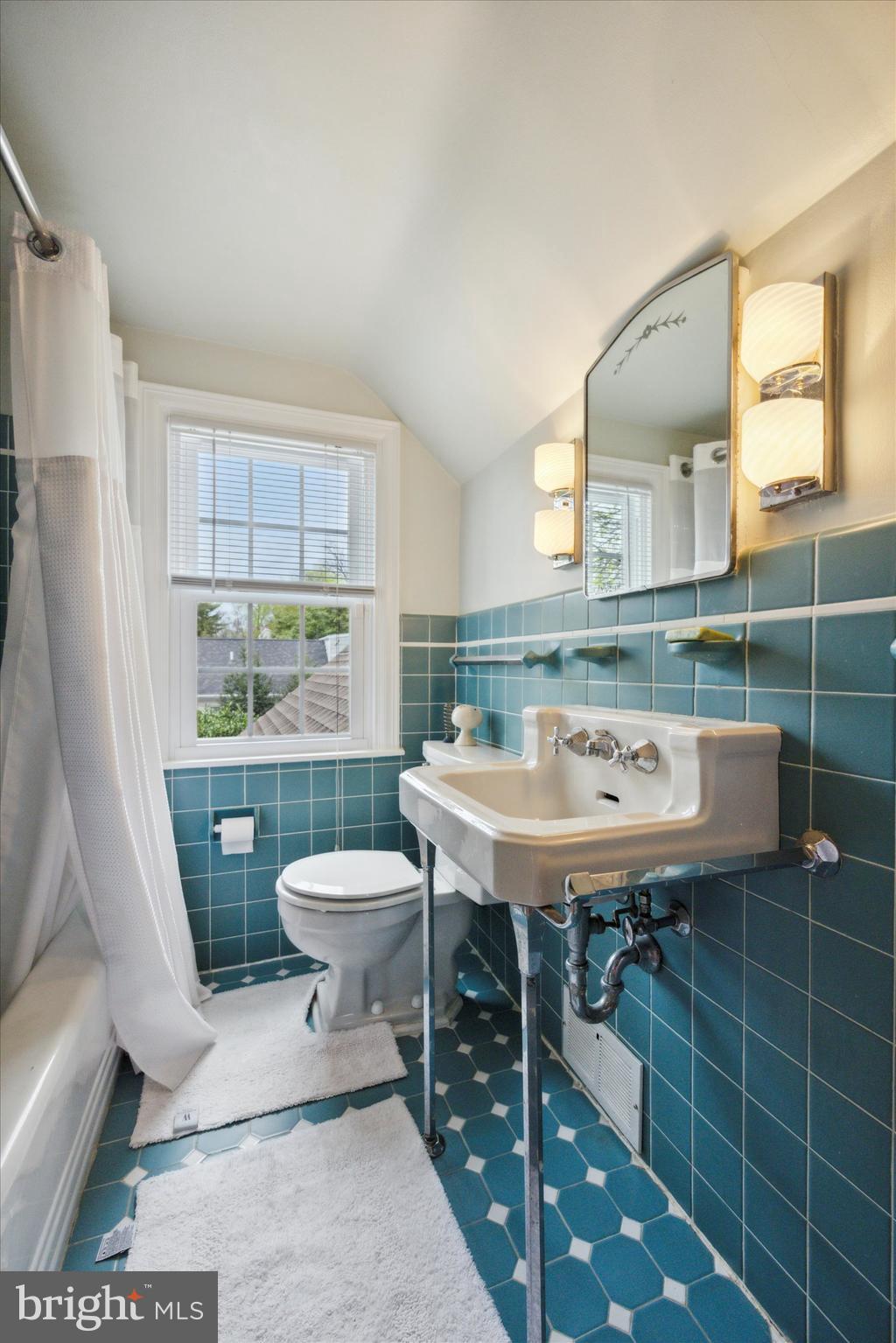 1110 Kingsley Road Rydal, PA 19046 - Photo 49 of 80 Upstairs full bathroom