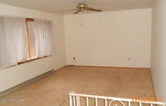273 Oak Hill Road Hawley, PA 18428 - Photo 3 of 10