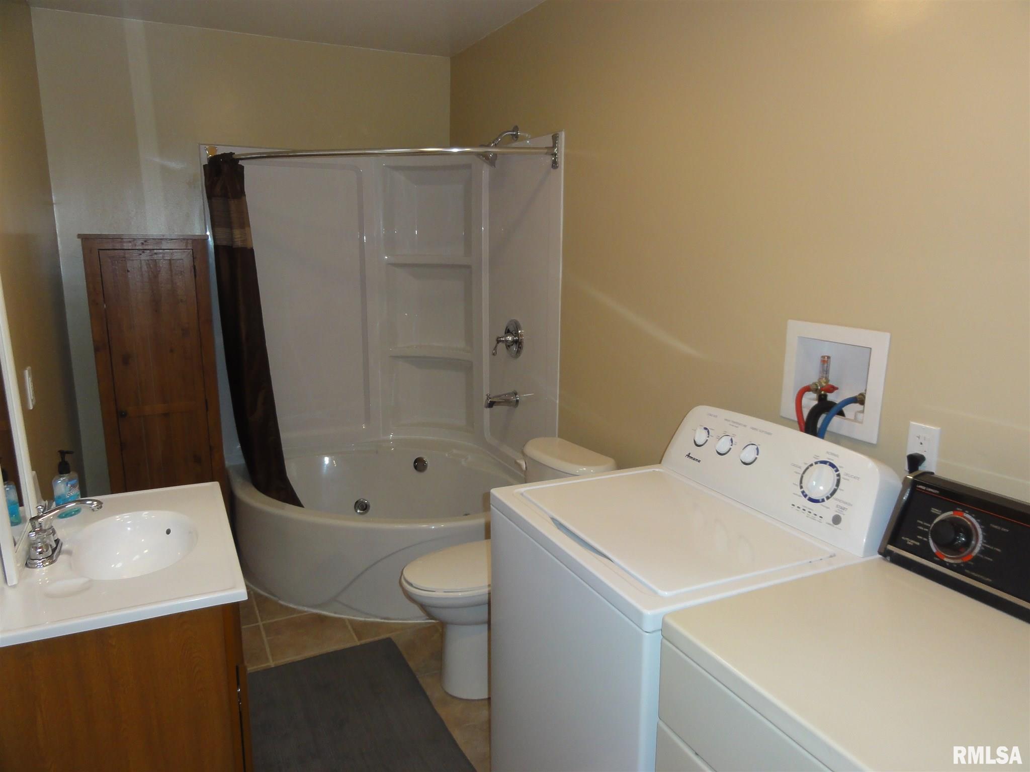 720 West Streitmatter Road Edelstein, IL 61526 - Photo 14 of 32 Gallery Image 14