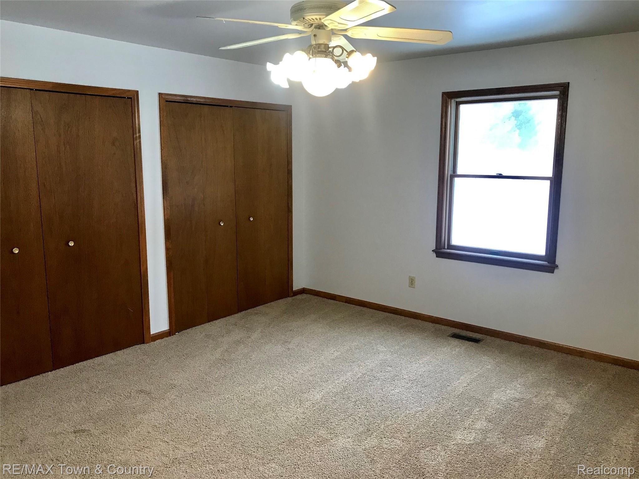 4271 East Carpenter Road Flint, MI 48506 - Photo 23 of 44 IMG-3053.jpg