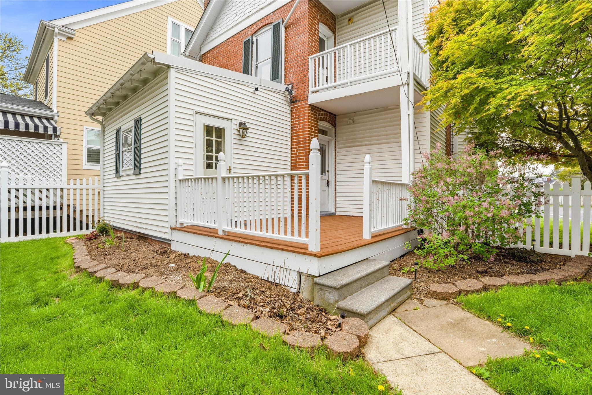 901 North Market Street Frederick, MD 21701 - Photo 21 of 42 Backyard Deck