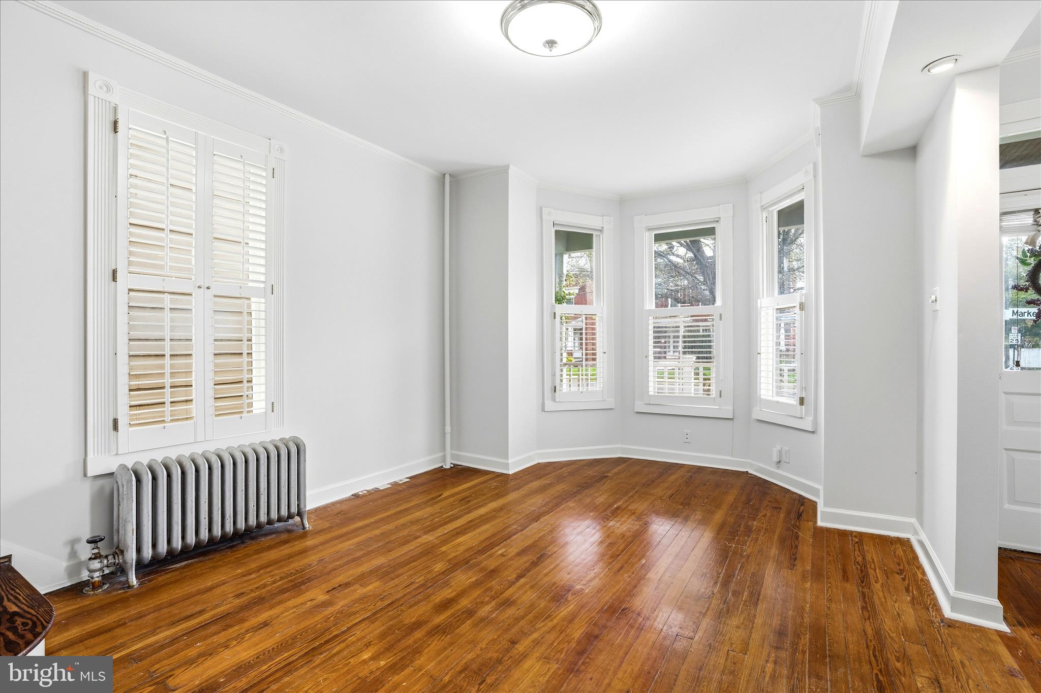 901 North Market Street Frederick, MD 21701 - Photo 10 of 42 Living Room