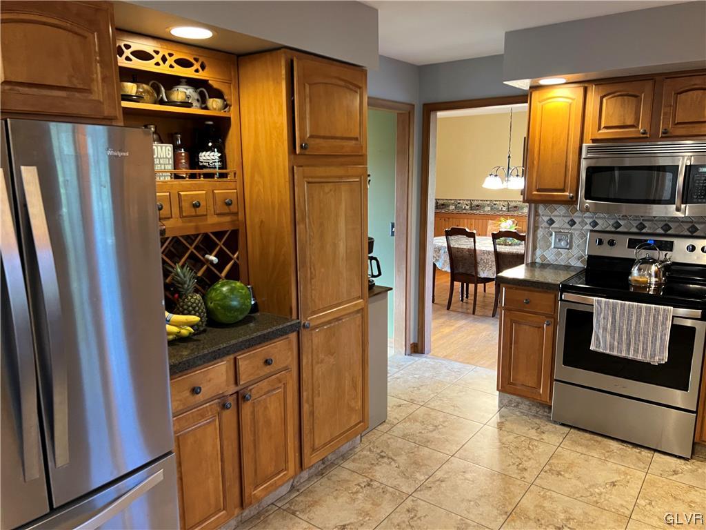 2460 Spring Street Coplay, PA 18037 - Photo 23 of 39 Gallery Image 23