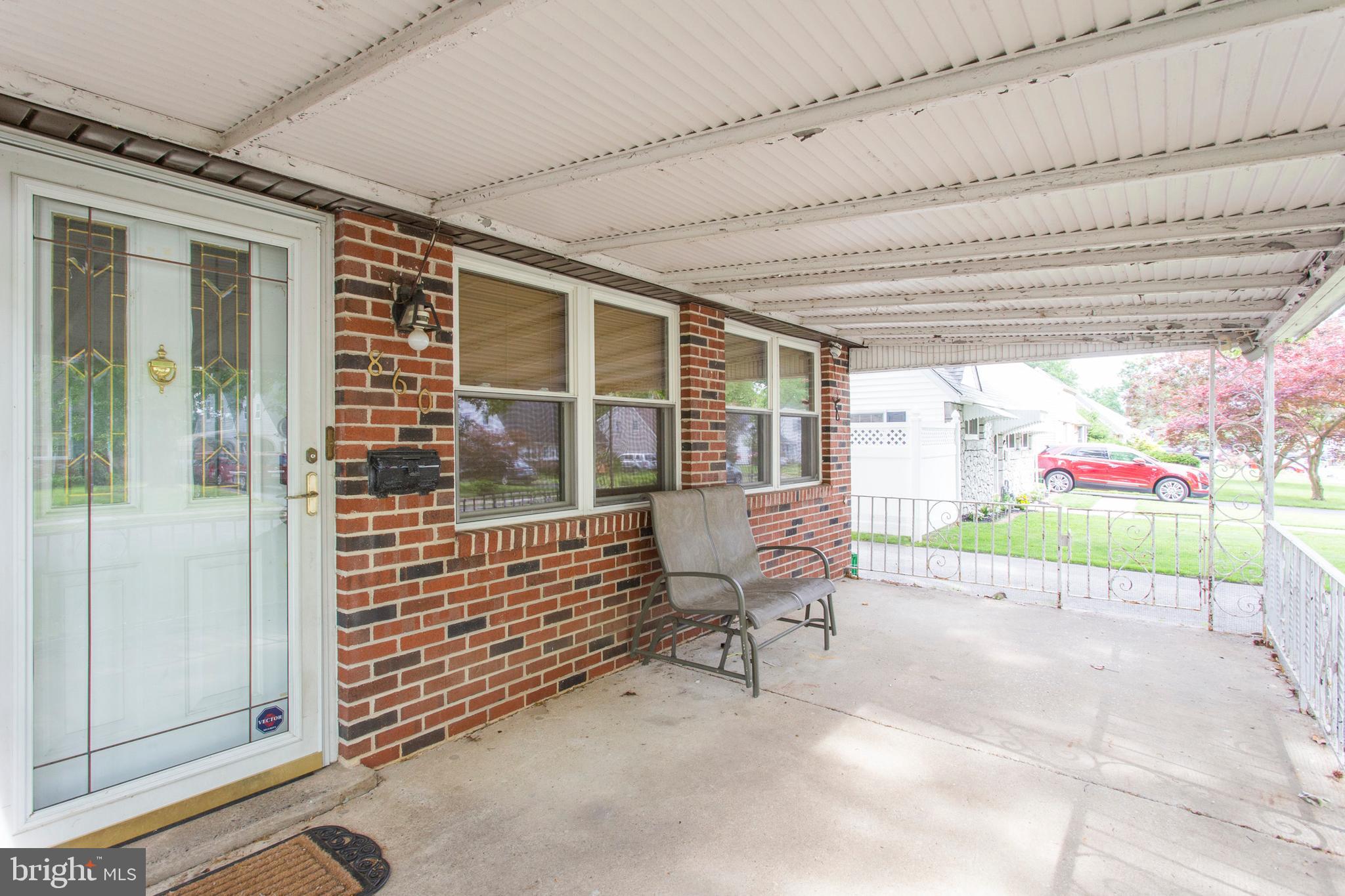 860 Quince Lane Secane, PA 19018 - Photo 3 of 32